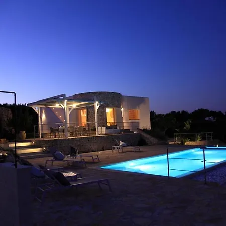 Bianca Con Piscina E Vista Mare فيلة