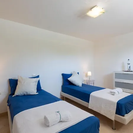 Villa Bianca Con Piscina E Vista Mare *
