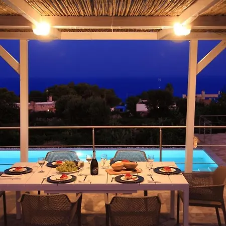 Villa Bianca Con Piscina E Vista Mare *